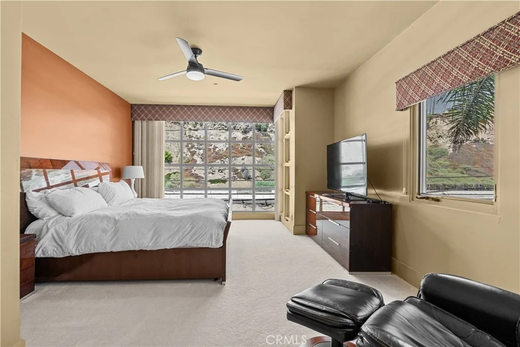 Photo of 35121 Beach Road