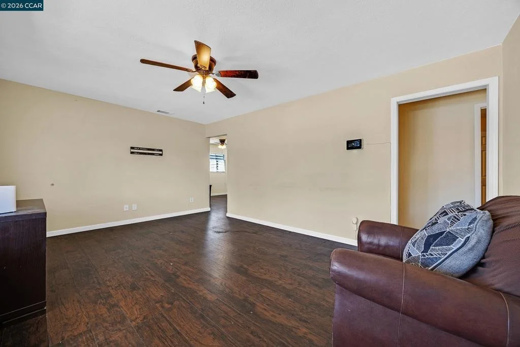 Photo of 7 Lawrence Ave