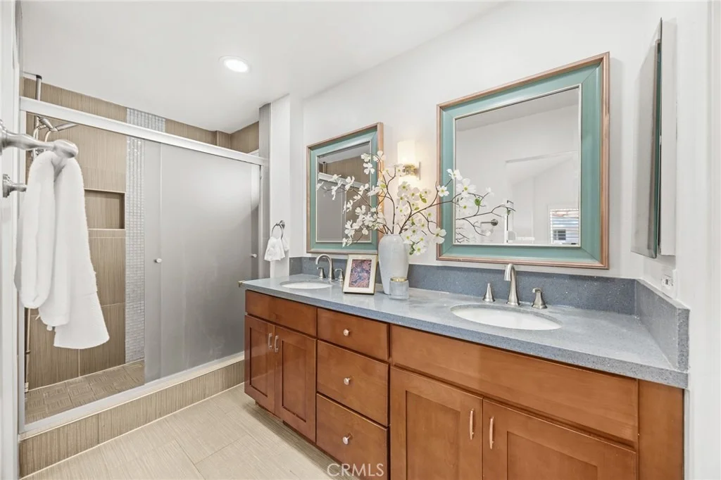 Photo of 19 Tiara