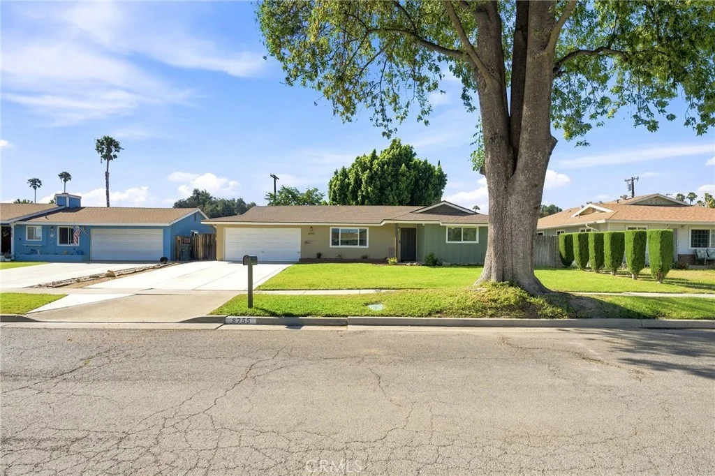 Photo of 8755 Delano