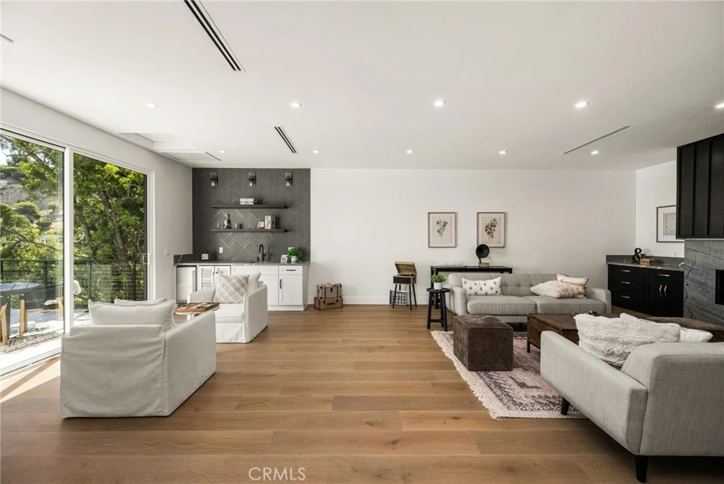 Photo of 3566 Beverly Glen