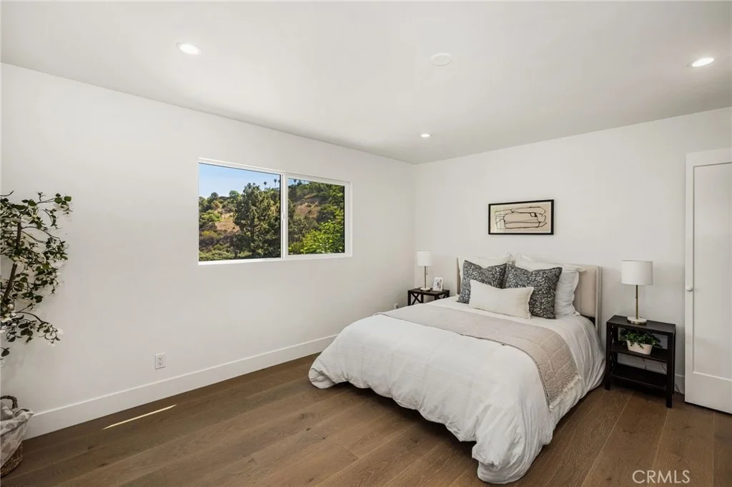 Photo of 3566 Beverly Glen