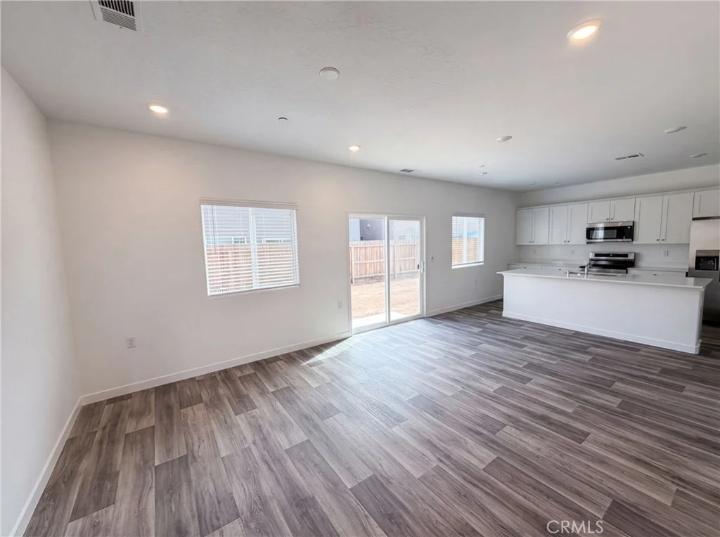 Photo of 4472 Bellaire