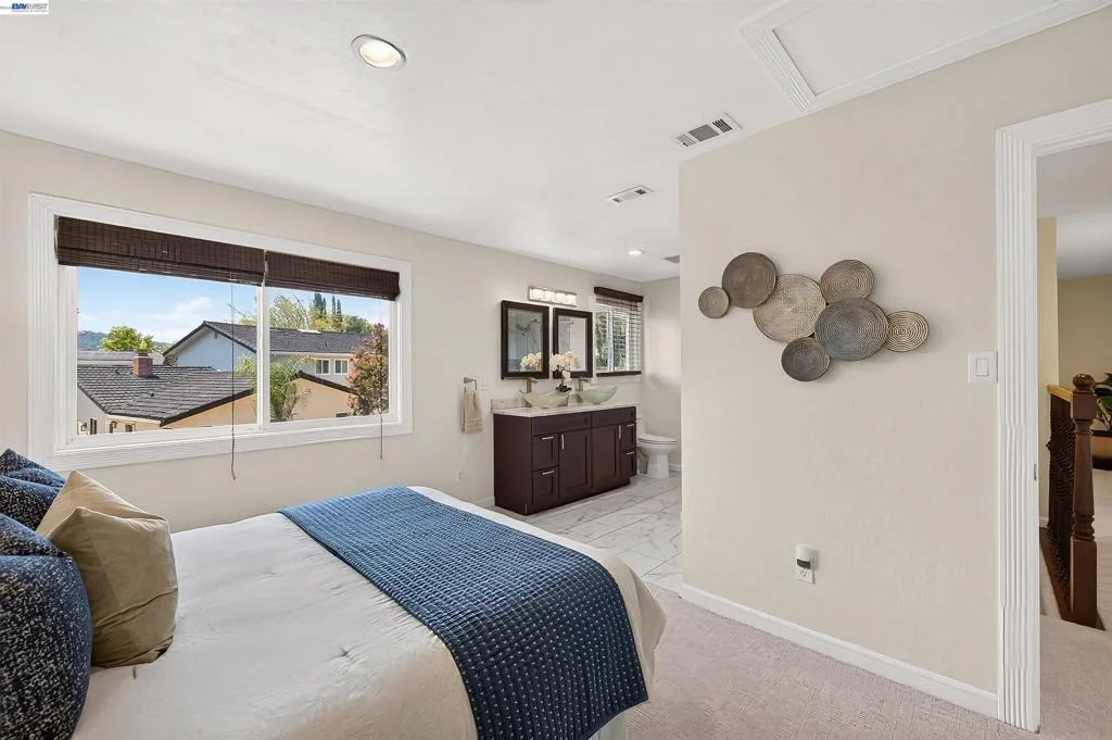 Photo of 2358 Crestline Rd