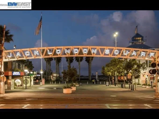 Photo of Unit 312 at 7 Embarcadero