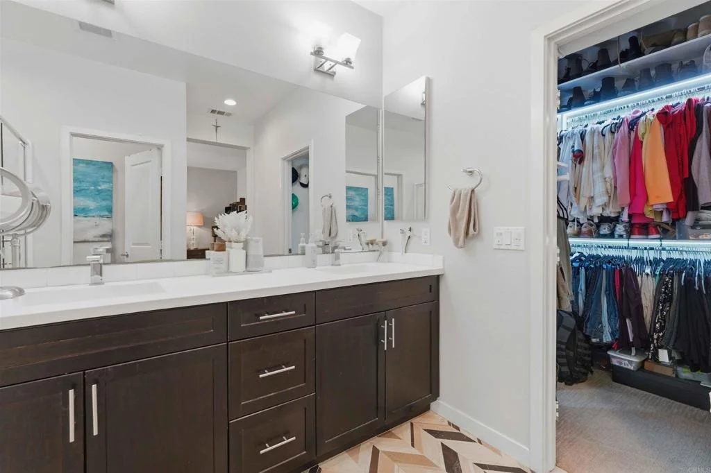 Photo of Unit 1 at 2055 Foxtrot Loop