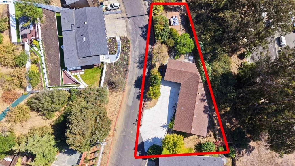 Photo of 1069 Central Blvd