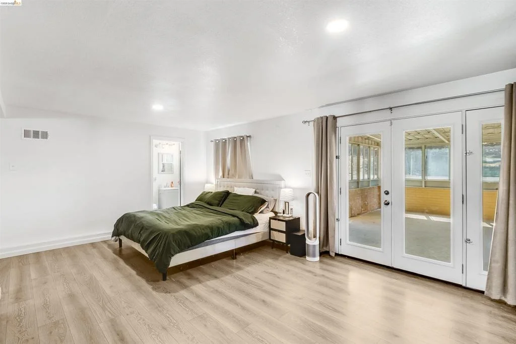 Photo of 335 Pepper Dr