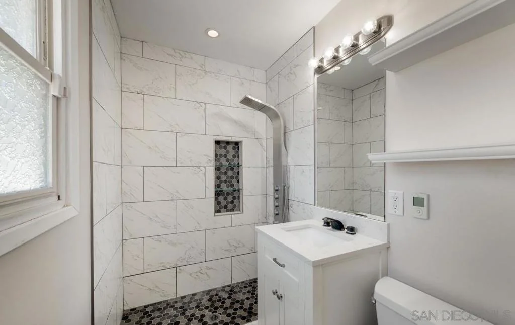 Photo of 1411 Cornwall