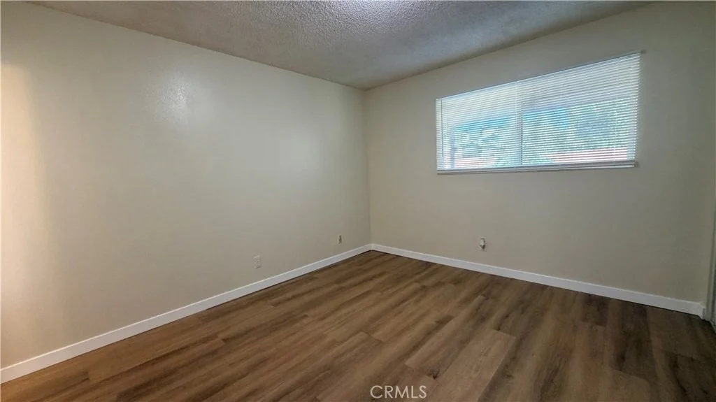 Photo of 5242 Linden Avenue