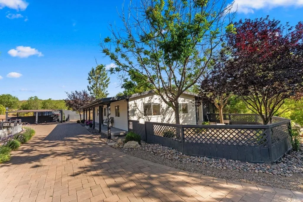 Photo of 20751 Sutherland Dam Road