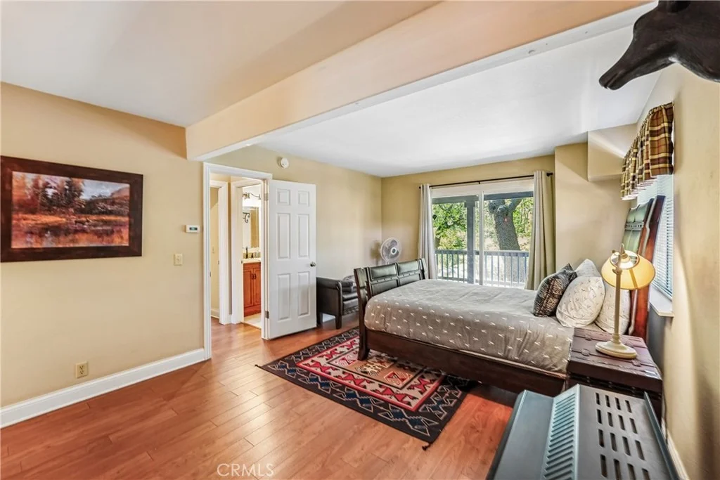 Photo of 28833 Manitoba Drive