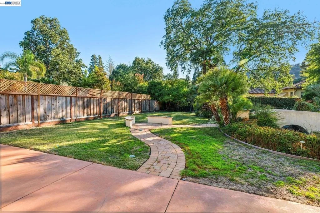 Photo of 1439 Vine Ln