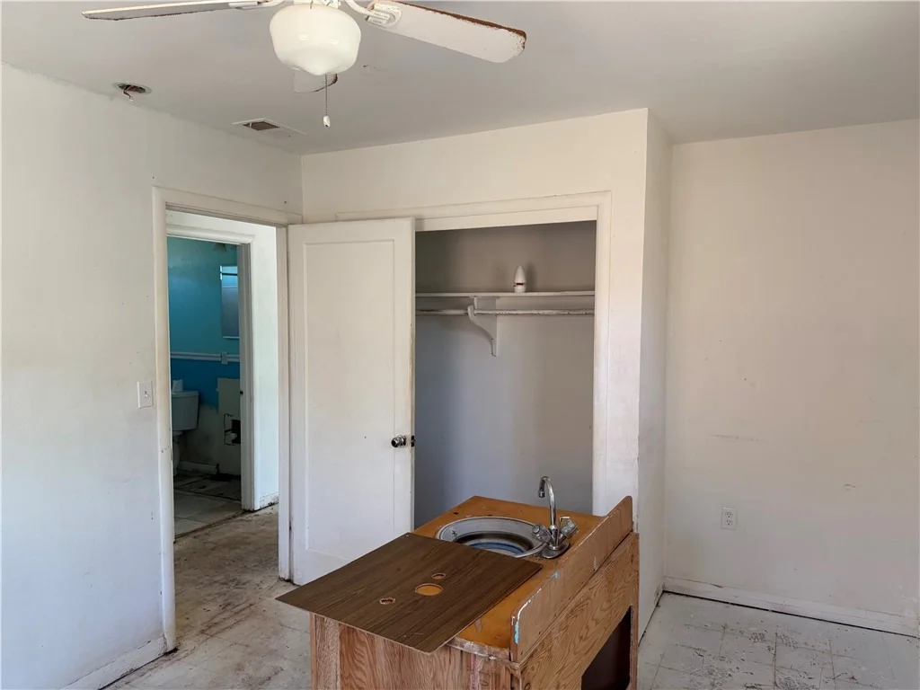 Photo of 5726 Newland