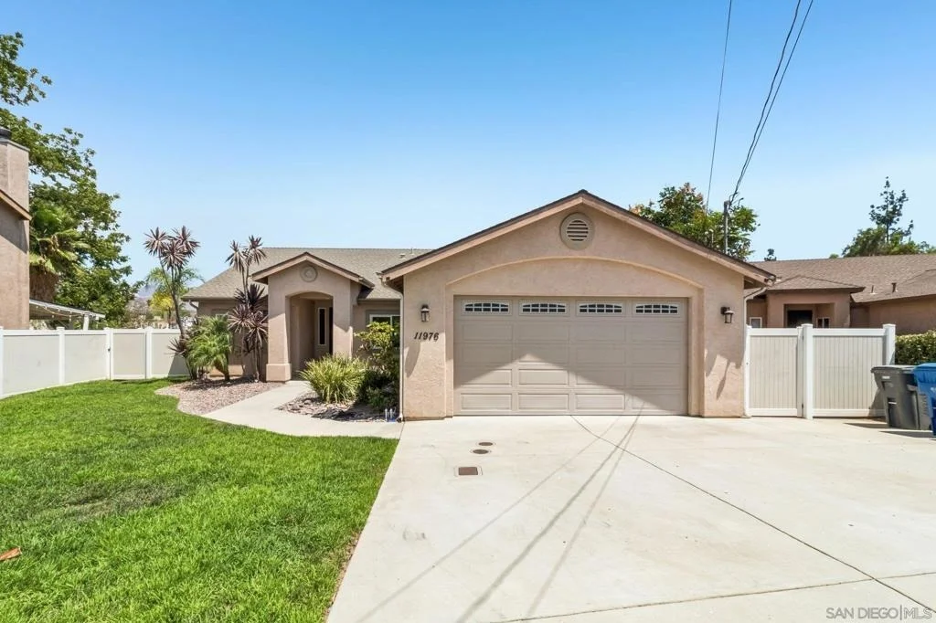 Photo of 11976 Foothills River Ln