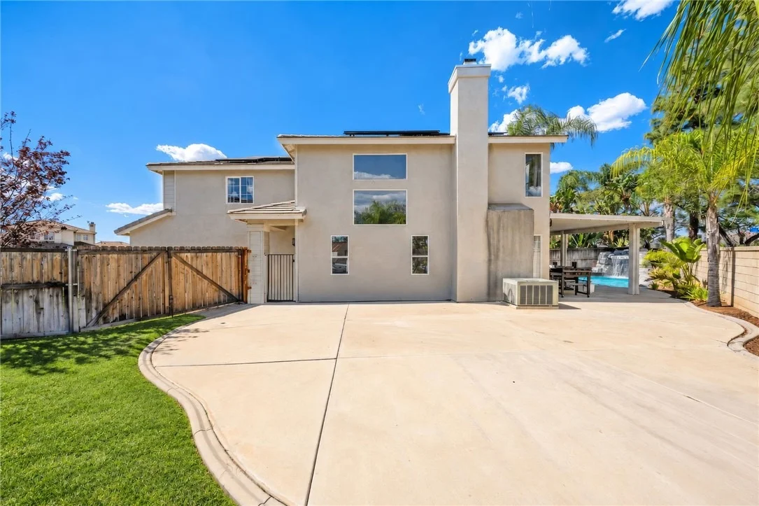 Photo of 26840 Redwood