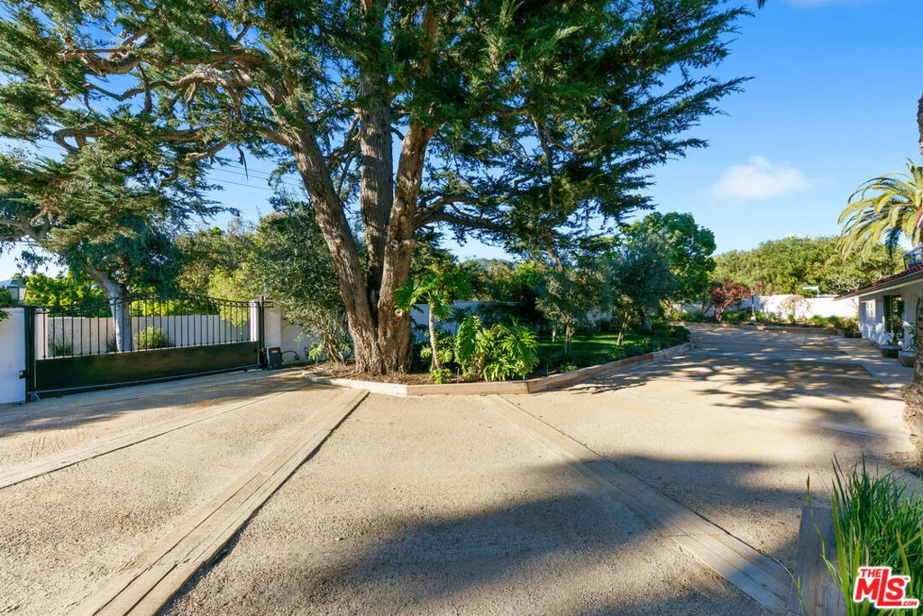 Photo of 6120 Cavalleri Road