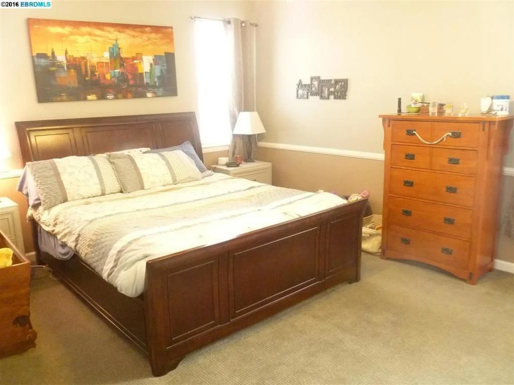 Photo of 1255 HALLMARK WAY