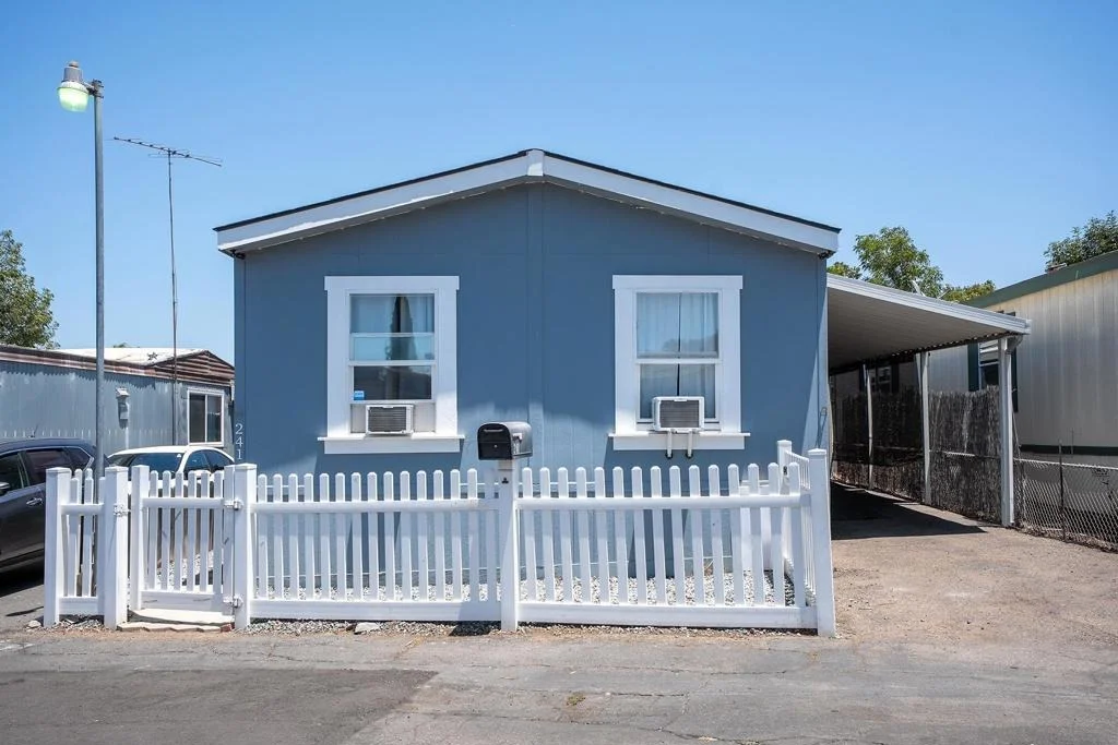 Photo of Unit SPC241 at 10707 Jamacha