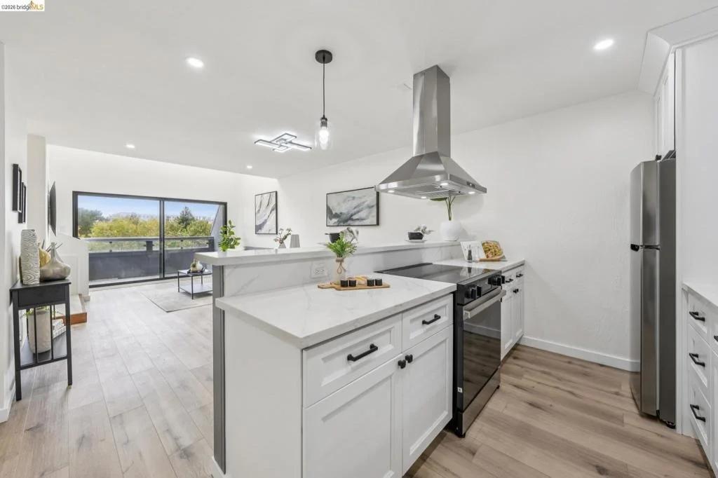Photo of Unit 207 at 7 Embarcadero West