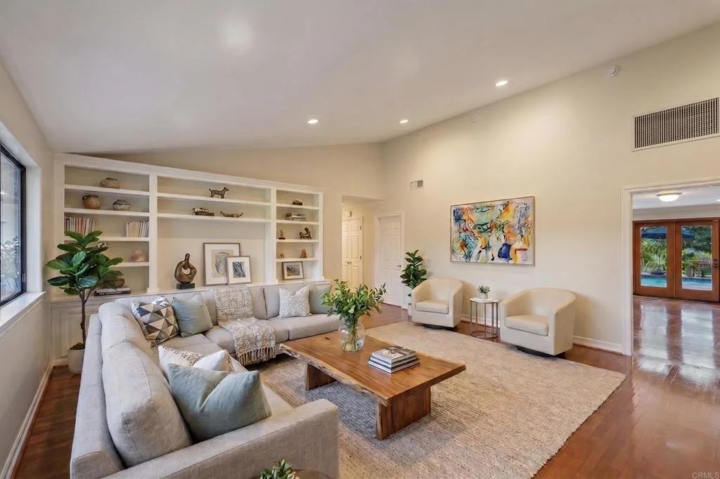 Photo of 707 S Live Oak Park Road
