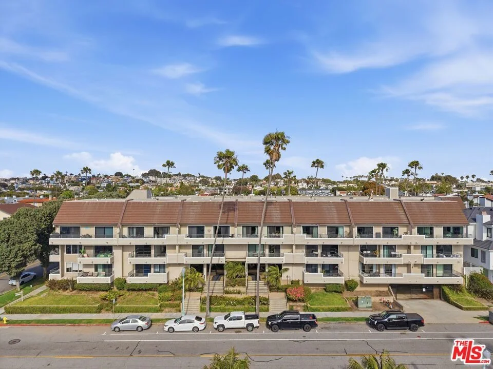 Photo of Unit 30 at 700 Esplanade