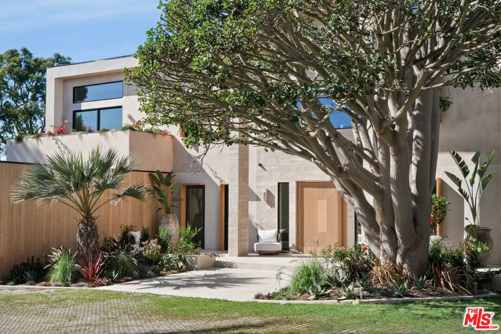 Photo of 29329 Bluewater Road