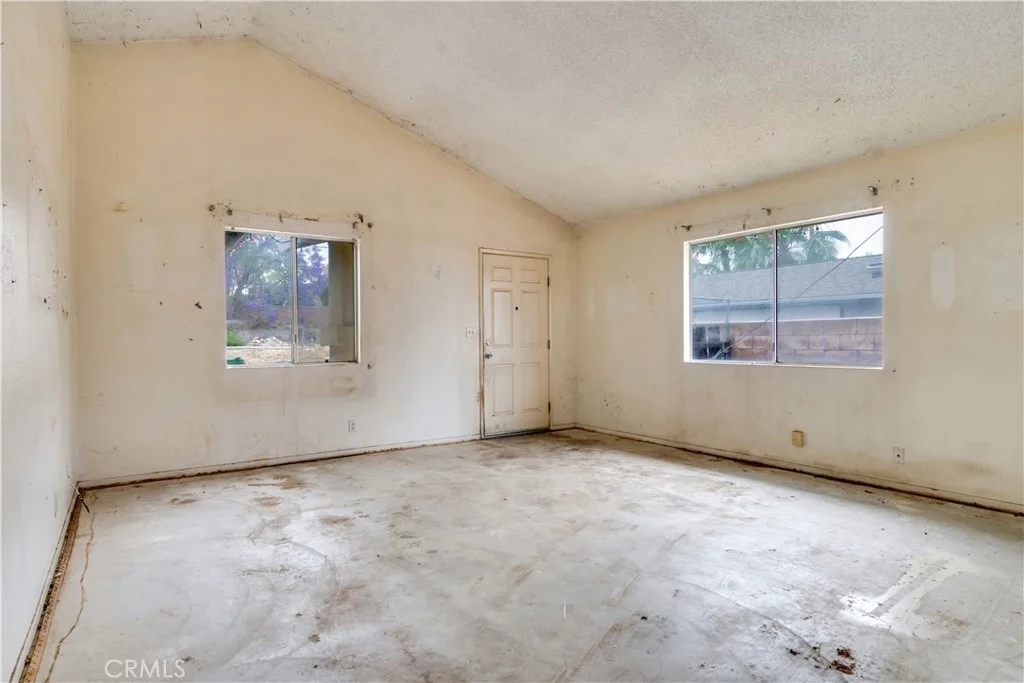Photo of 1113 Olivine