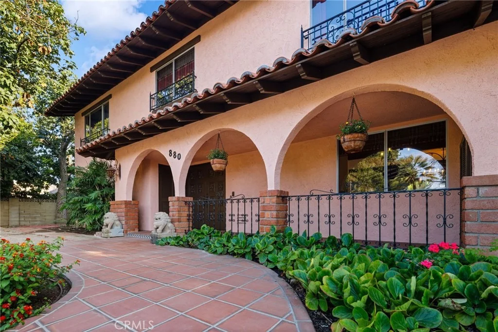 Photo of 880 Encanto Street