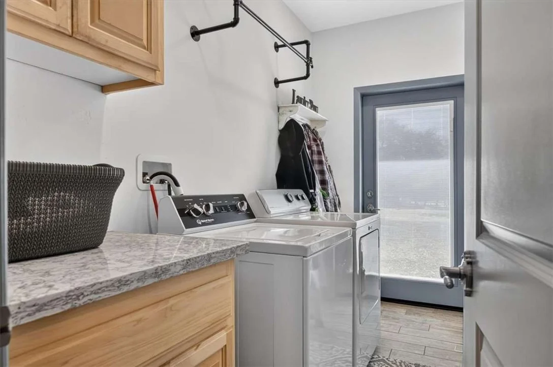 Photo of 1116 1120 Rolling Oaks Drive