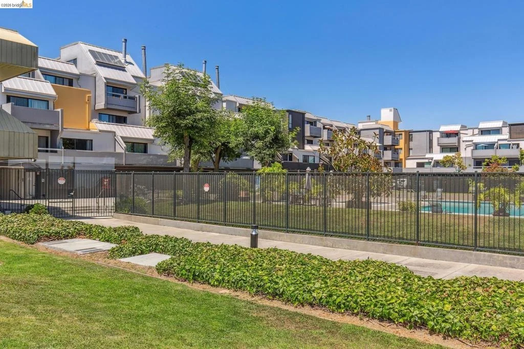 Photo of Unit 207 at 7 Embarcadero West