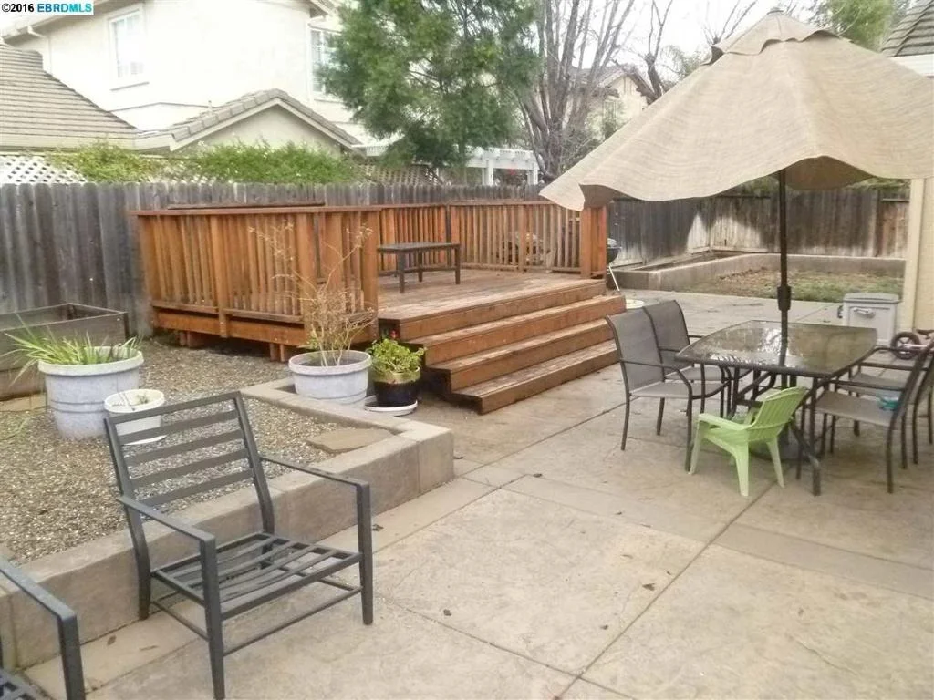 Photo of 1255 HALLMARK WAY