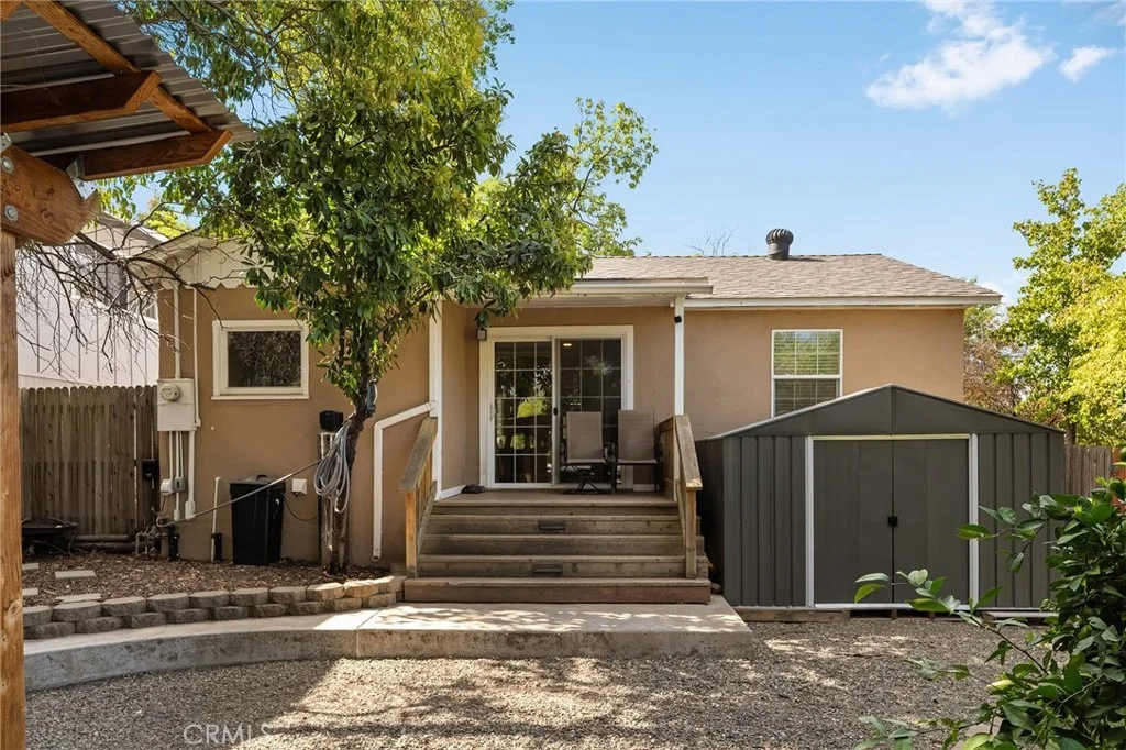 Photo of 15 Oak Park Way