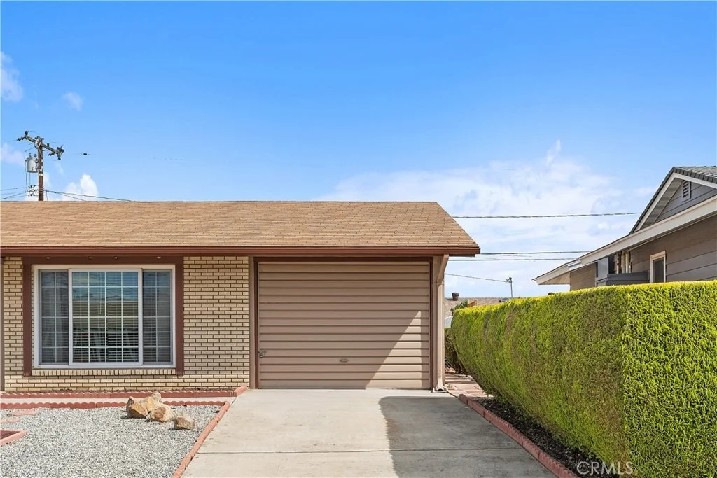 Photo of 25811 Middlebury