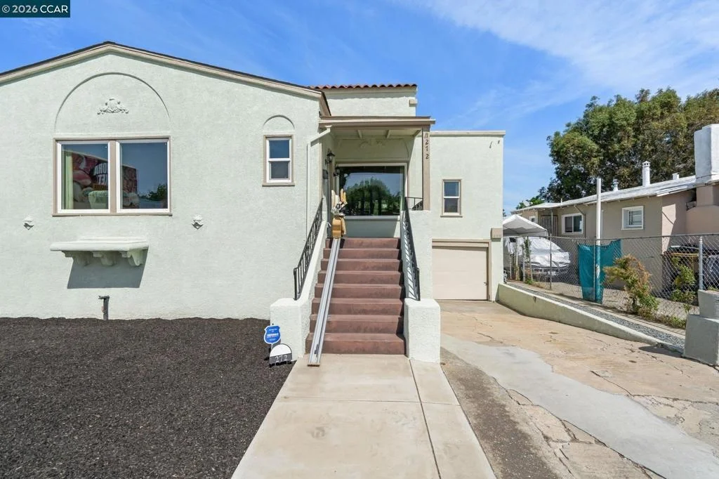 Photo of 272 W 10Th St