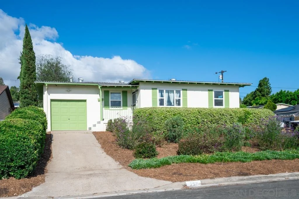 Photo of 752 Hillsview