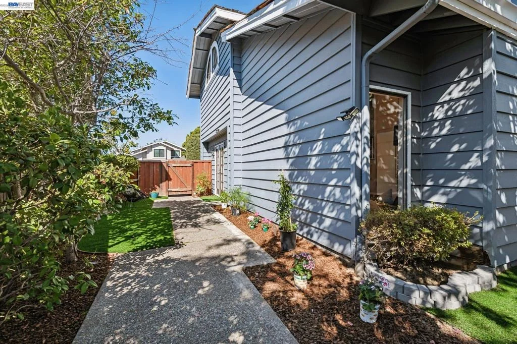 Photo of 8 Avondale Lndg