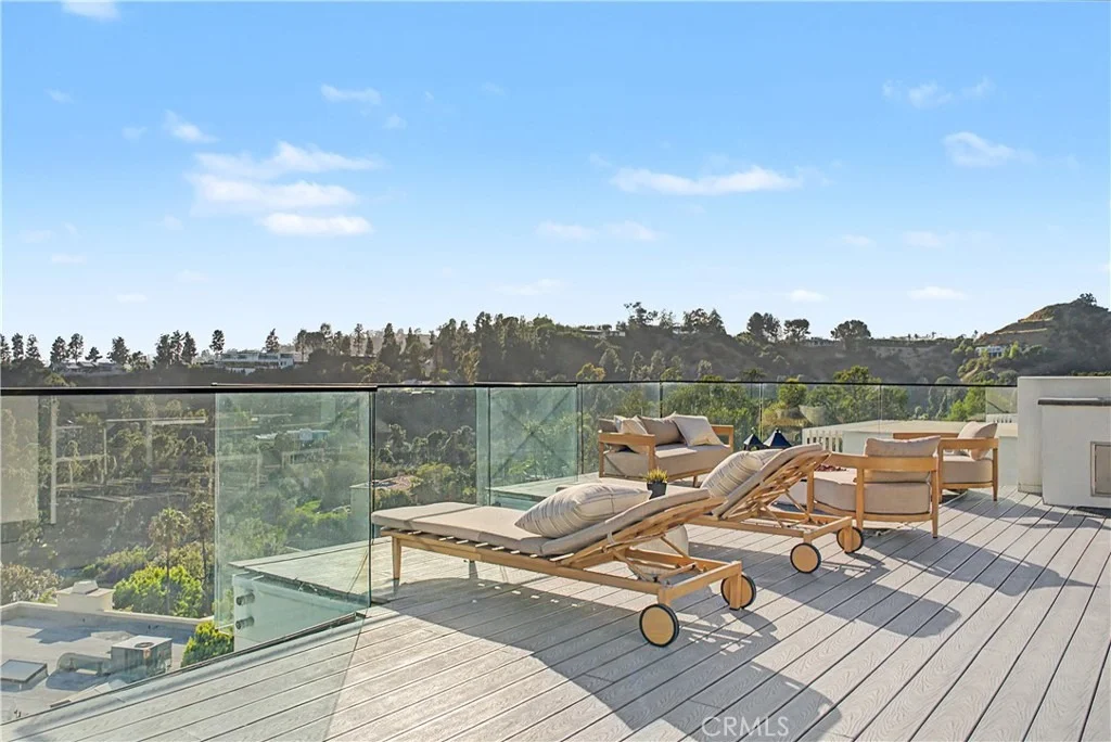 Photo of 9459 Beverly Crest