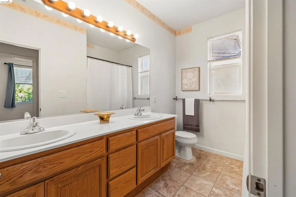 Photo of 1842 Sanger Peak Way
