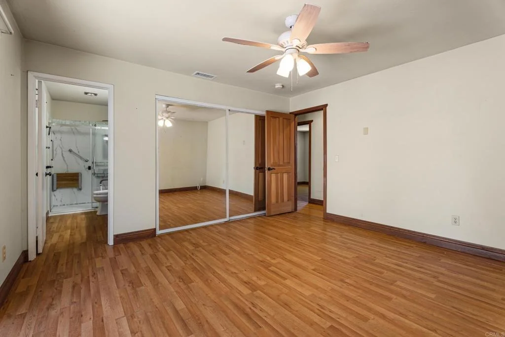 Photo of 3042 Holly Rd