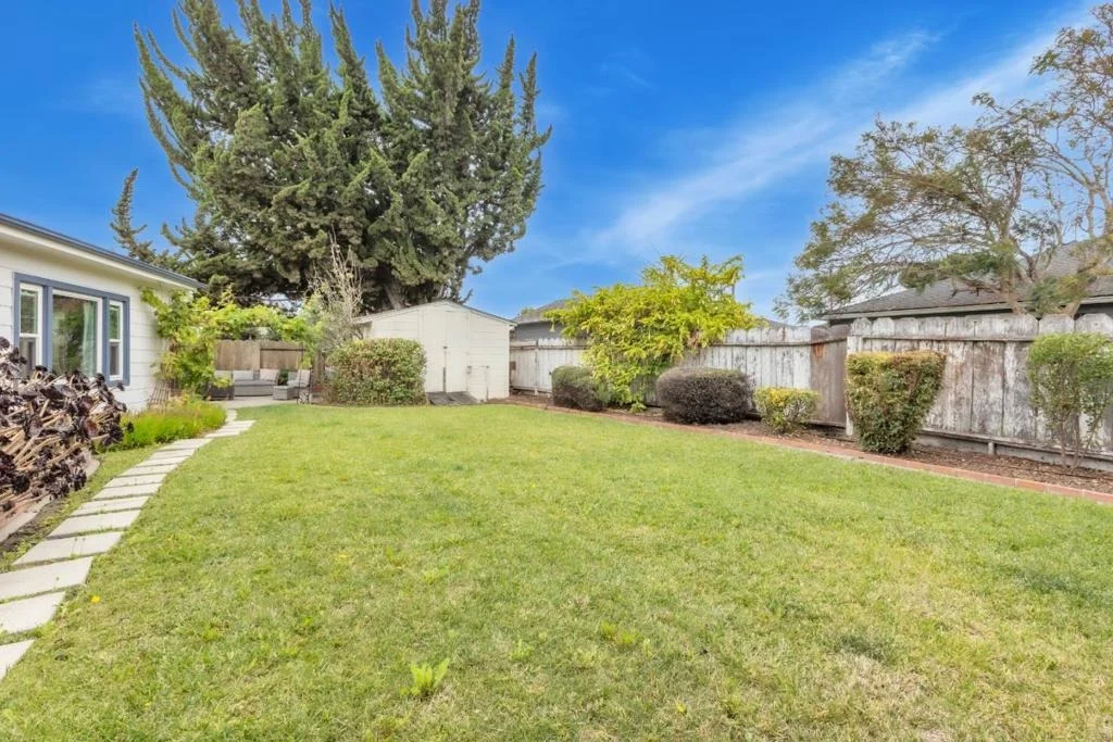 Photo of 906 Bautista Drive