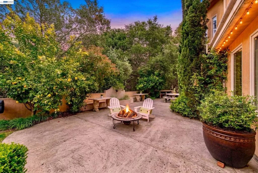 Photo of 35655 Palomares Rd