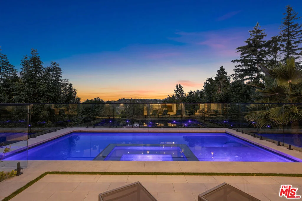 Photo of 16800 Oak View Drive