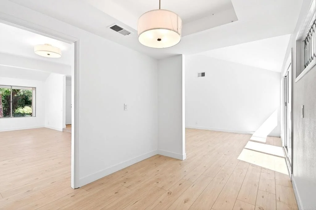 Photo of 37985 Avenida Bravura