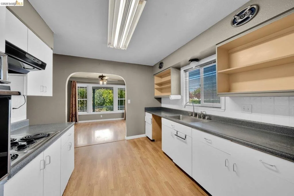 Photo of 3742 Walnut Ave