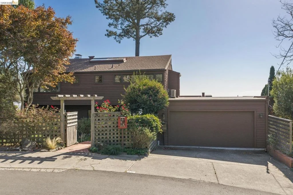 Photo of 17 Senior Ave