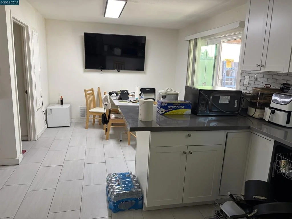 Photo of 35 Lois Ave