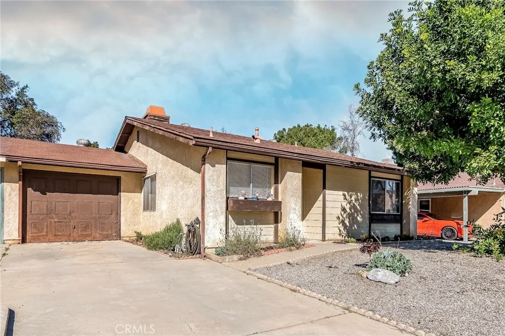 Photo of 806 Matthew Court