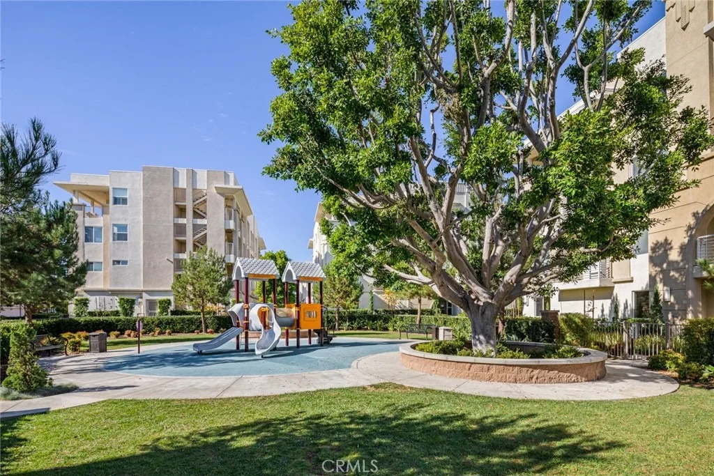 Photo of Unit 201 at 5530 Strand