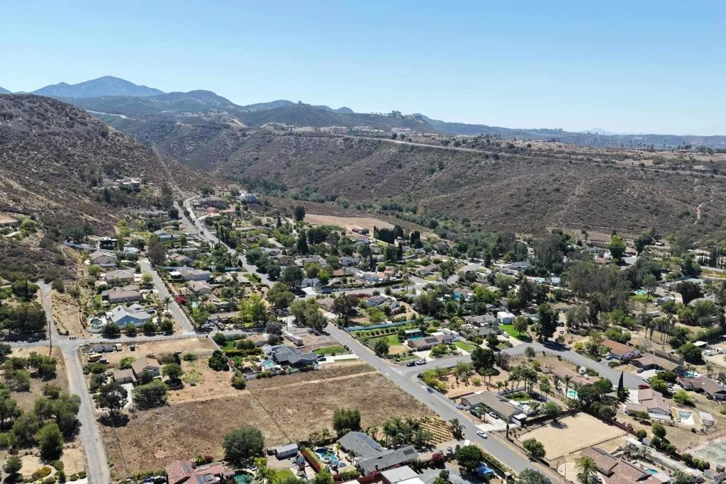 Photo of 14444 Twin Peaks Rd